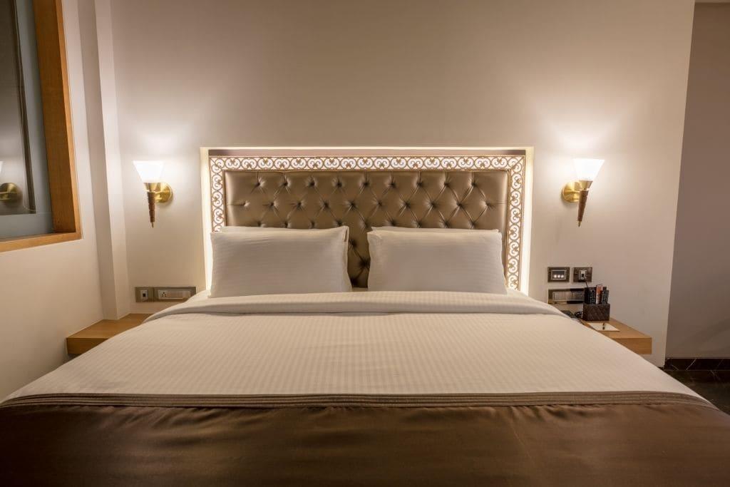 Hotel Peninsula Redpine Mumbai Bagian luar foto