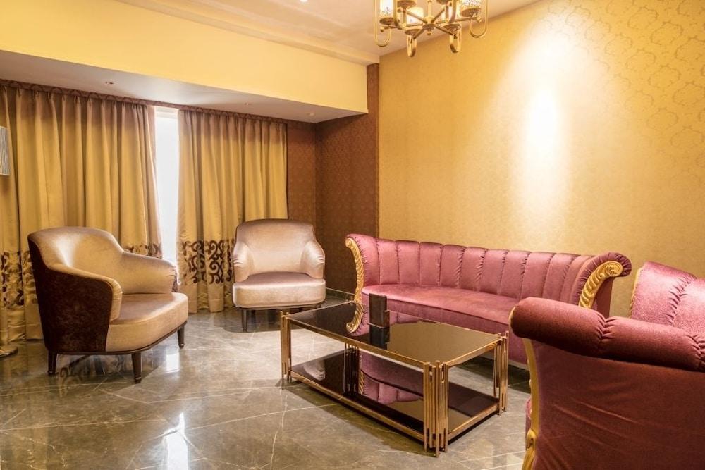 Hotel Peninsula Redpine Mumbai Bagian luar foto