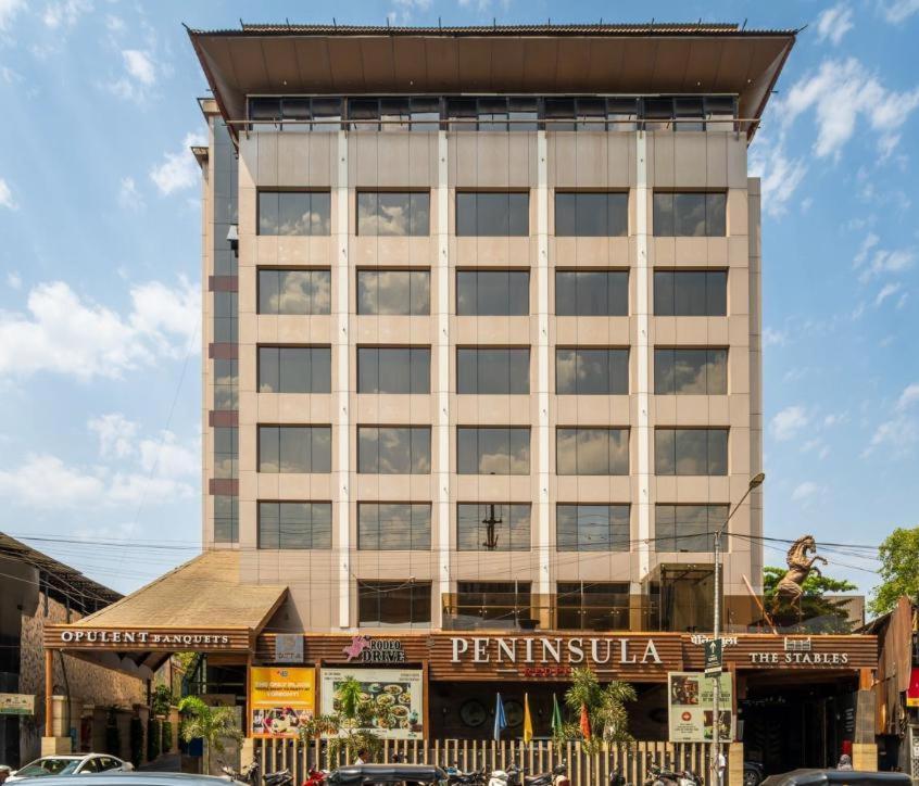 Hotel Peninsula Redpine Mumbai Bagian luar foto