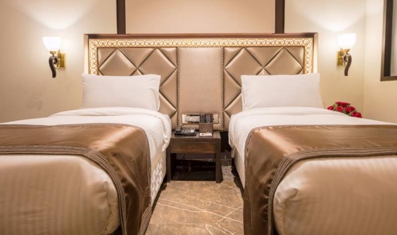 Hotel Peninsula Redpine Mumbai Bagian luar foto