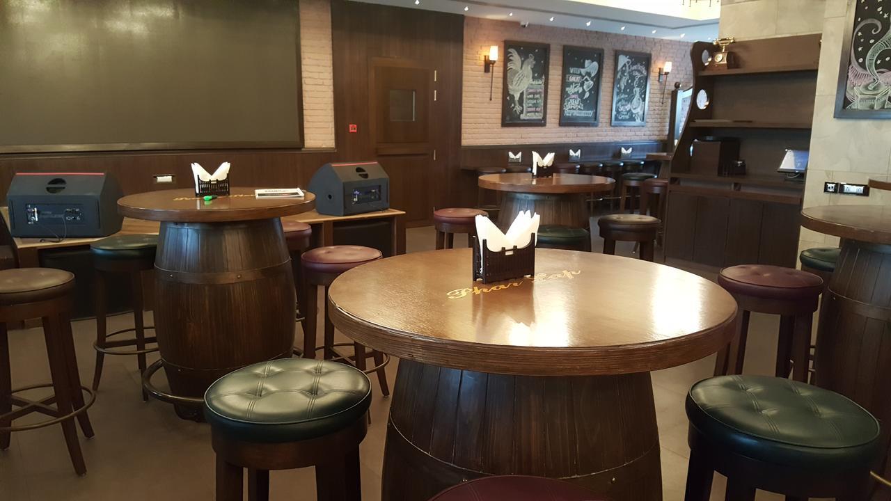 Hotel Peninsula Redpine Mumbai Bagian luar foto