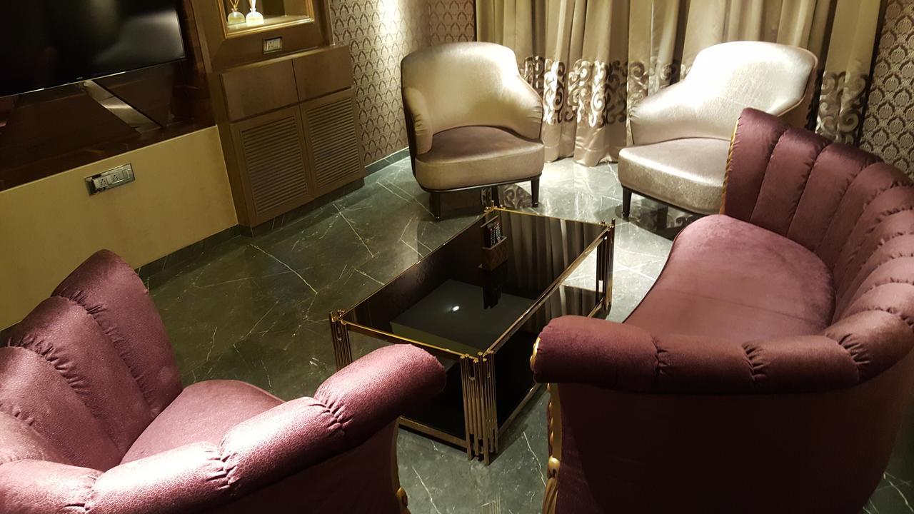 Hotel Peninsula Redpine Mumbai Bagian luar foto