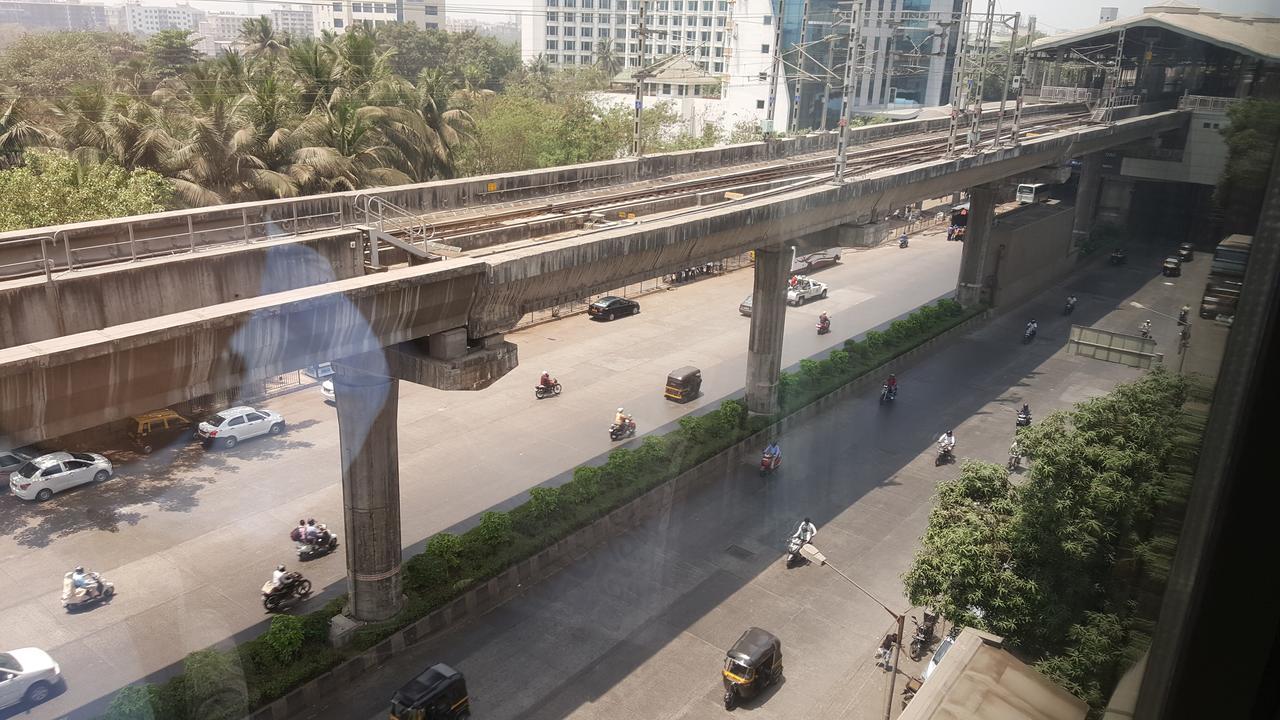 Hotel Peninsula Redpine Mumbai Bagian luar foto