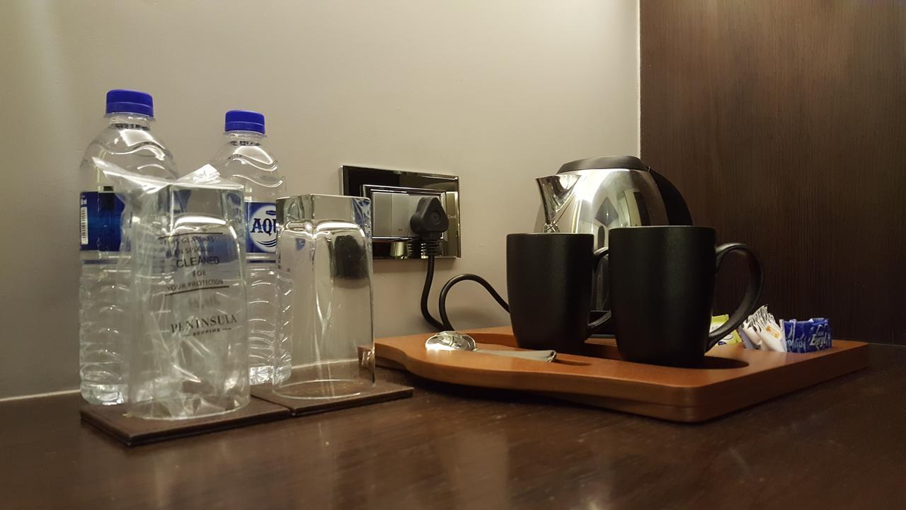 Hotel Peninsula Redpine Mumbai Bagian luar foto