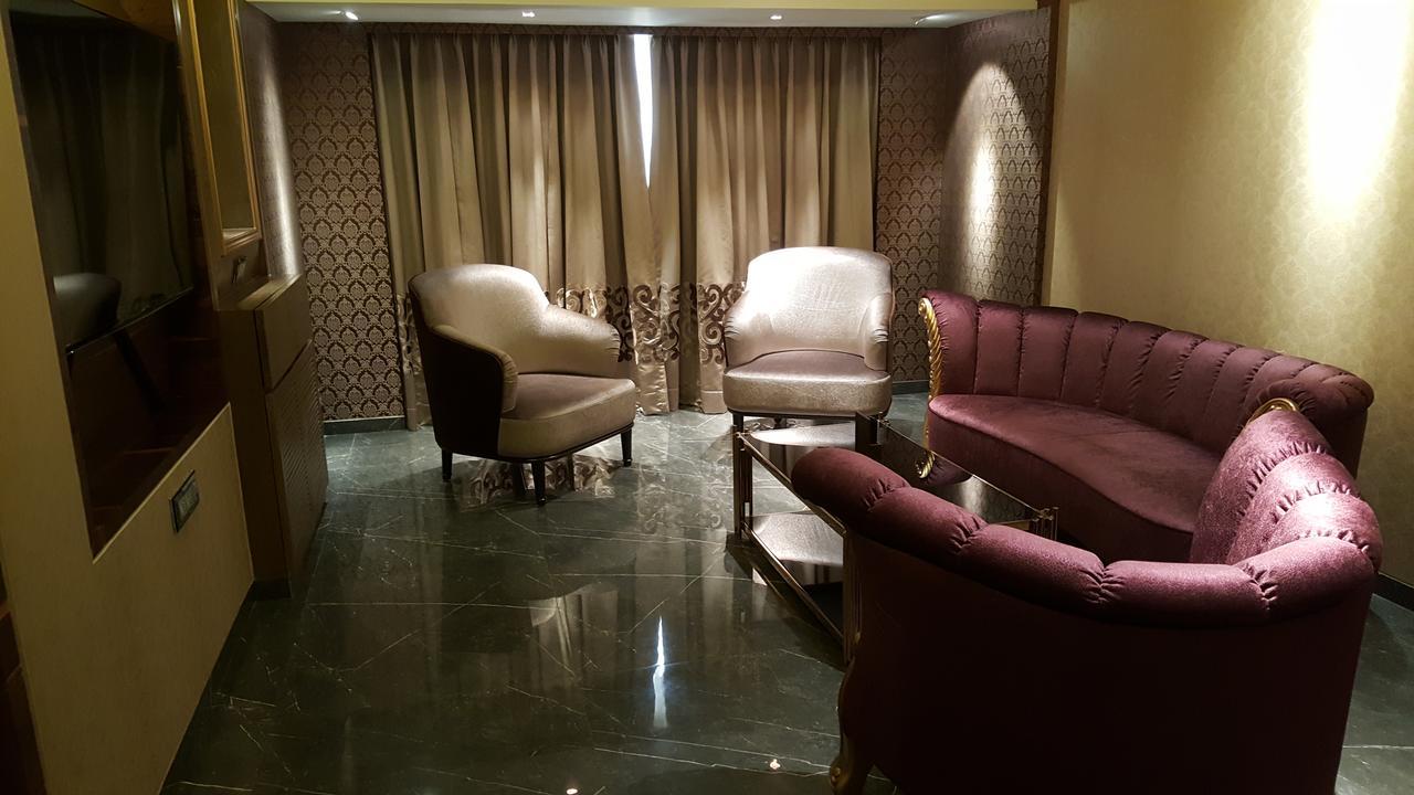 Hotel Peninsula Redpine Mumbai Bagian luar foto